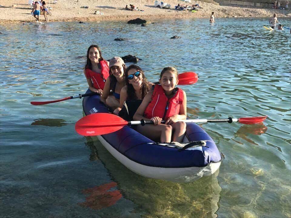 Ragazzi che si divertono a Malta