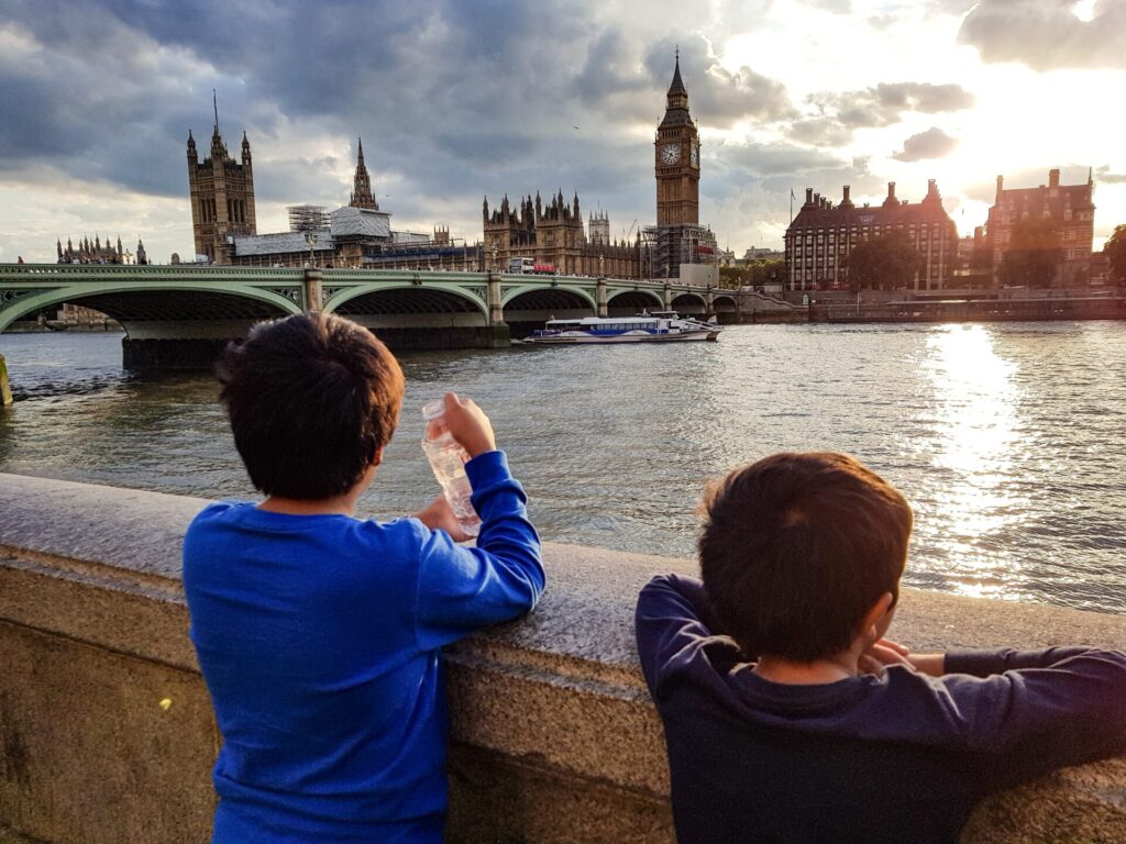 Bambini a Londra durante un soggiorno linguistico all'estero