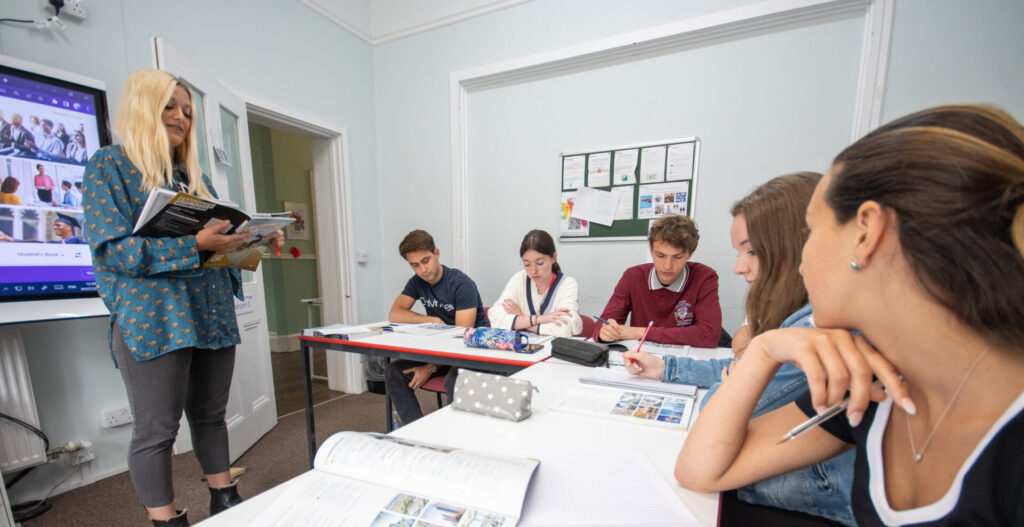 Adulti a lezione a Cambridge