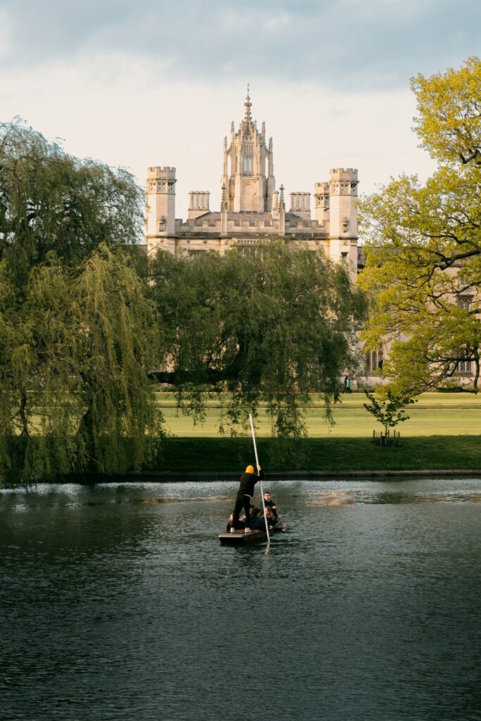 Corsi di inglese per famiglie alla St. Giles Cambridge