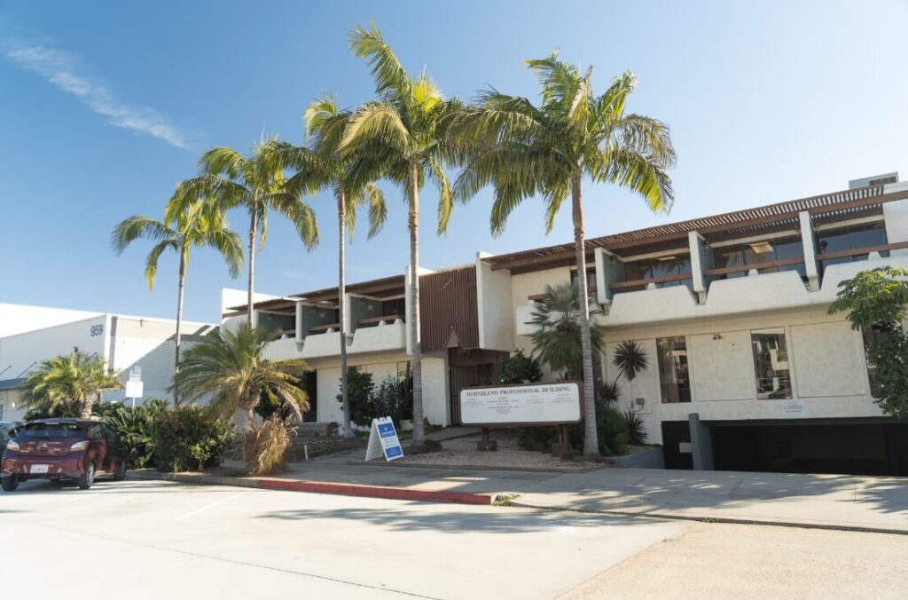 Facciata della scuola CEL San Diego